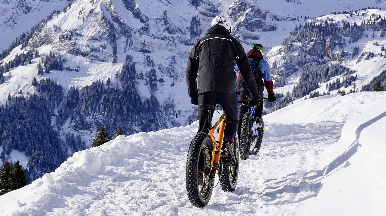 Does Cycling Biking Help You Stay Fit featured