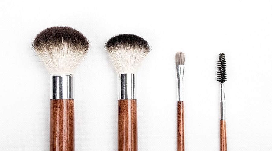 How to clean makeup brushes with Vinegar and Dawn